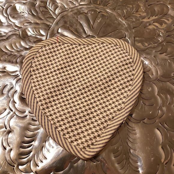 Hot pot pad, to put your tea pot on, or your pan from the oven!homemade - Picture 2 of 4